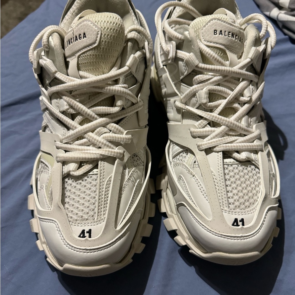 White balenciaga track